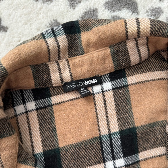 Women’s Fashion Nova Shacket - Plaid - Size M - Picture 5 of 7
